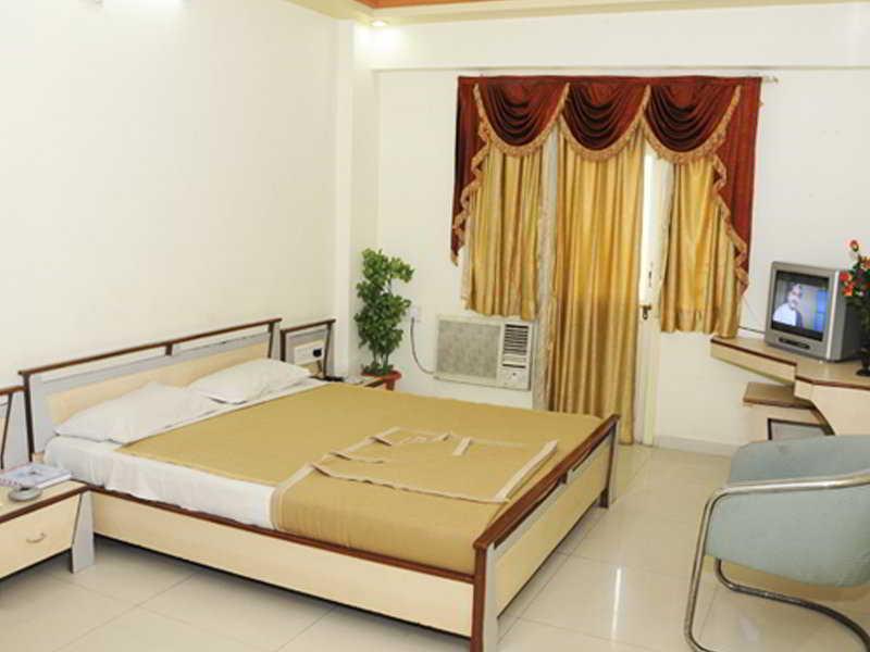 Neelkanth Paradise Hotel Ahmedabad Exterior photo